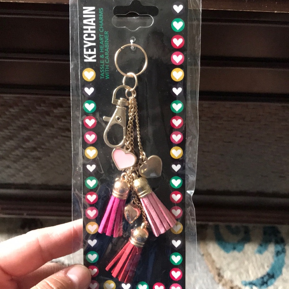 New! Tassel & heart charms keychain w/carabiner